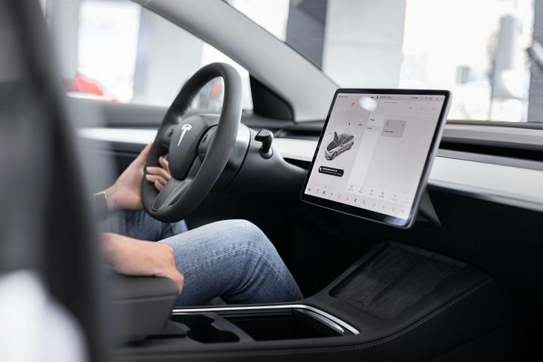 Brain-Controlled Steering: Neuralink’s Foray into Automotive