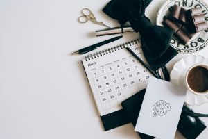 Holographic Desk Companions: 3D Assistants Managing Your Schedule