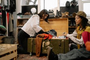 Thrift Flipping 101: Turning $5 Finds into $500 Vintage Resales
