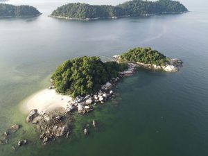 Plastic-Free Resorts: Zero-Waste Beach Havens in Remote Islands