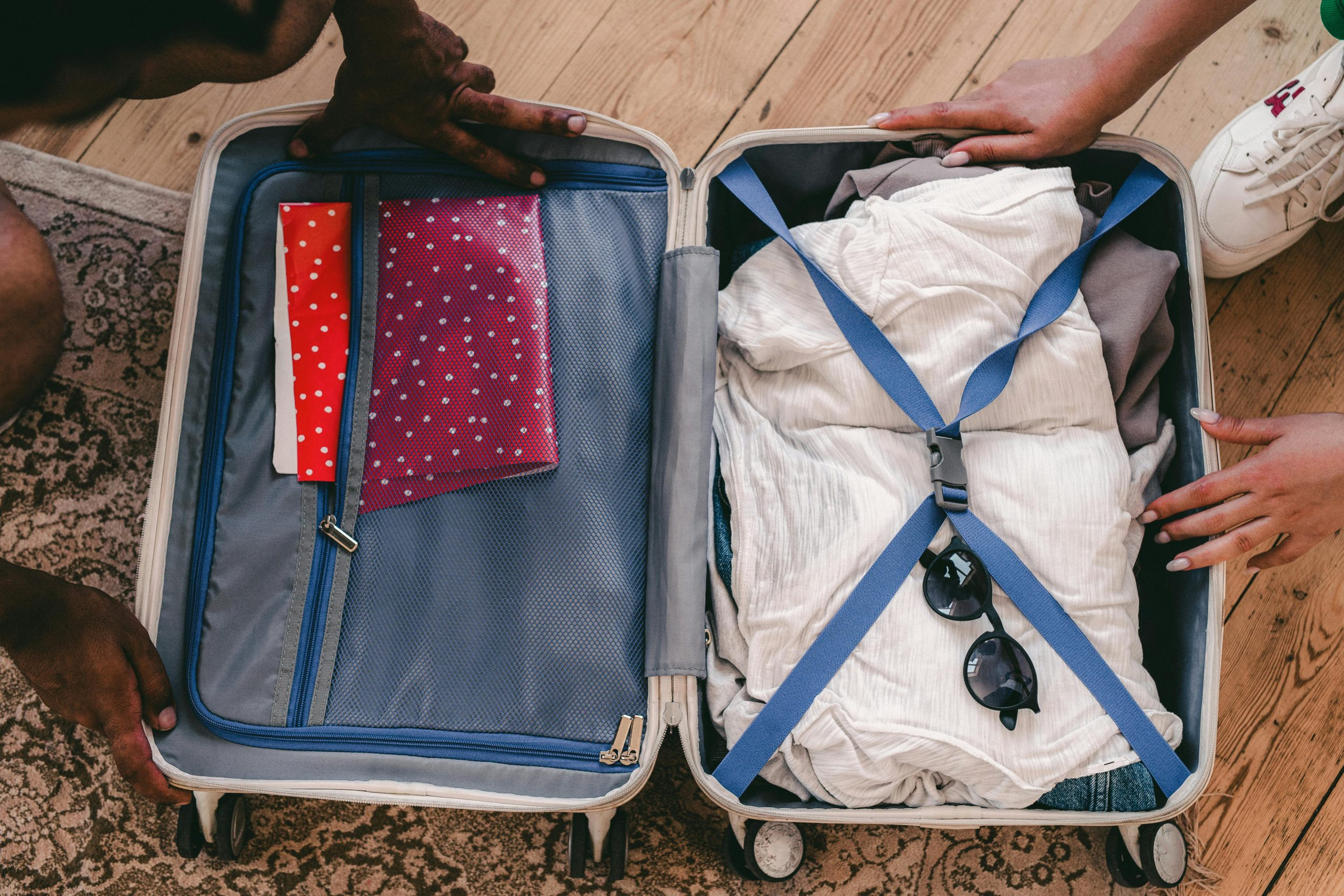 Smart Luggage Trackers: GPS-Enabled Bags Following You Globally